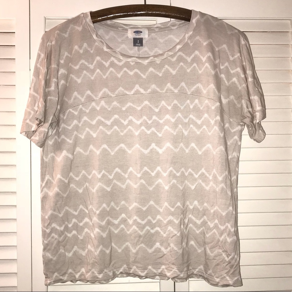 Old navy tee